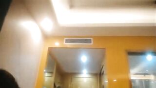 男主高价约了个苗窕长腿美人