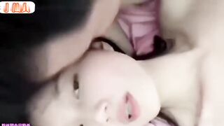 平时在学校时高高在上的玉女校花男友胯下是淫贱母狗