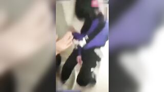 校园霸凌被扒光的学妹好可怜