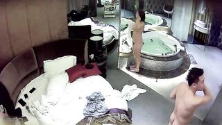 监控破解偷拍小伙和漂亮女友开房啪啪啪