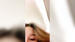 清纯萝莉嫩妹还有点姨妈大尺度全裸诱惑
