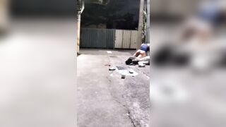 真实强奸萝莉少女在巷子被人打晕强奸