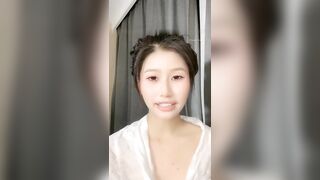 难得直播洗澡嫩模身材一览无遗闺蜜出镜_