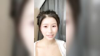 难得直播洗澡嫩模身材一览无遗闺蜜出镜_