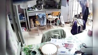 洗脑调教指挥性奴母狗宿舍内安装双摄像头给主人偷拍舍友隐私