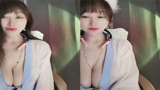 热舞女王G奶女神舞柒各种漂亮服饰激情热舞