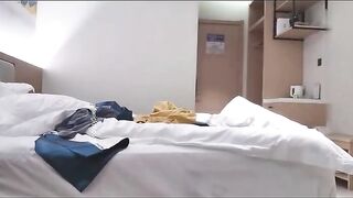 老表探花正规足浴店泡来的美女上门服务胸大颜值高