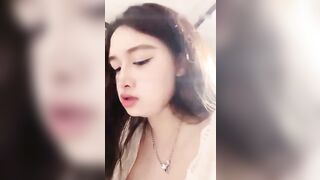 肉感肥臀大奶骚货口交伺候狼友第一视角拍摄操逼