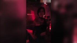 重磅泄密狂野白富美chloe露出捆绑肛交啪啪