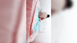 骚气冲天小表妹酒店约炮偷拍小少妇刚开始还有些放不开捂脸被脱光舔胸插逼爽翻了