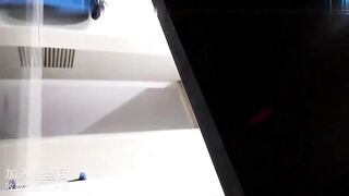 武汉机场空姐厕拍美逼喷射好多水