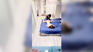 SPA找上门鸭子被按摩服务精油推背一顿操