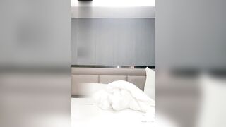 苗窕大奶骚骚和男友激情啪啪