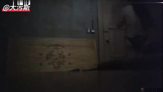 小伙刚发工资就去城中村约炮大屁股骚鸡